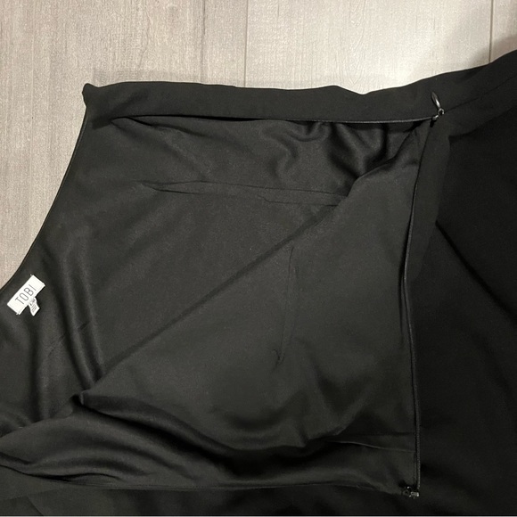 Tobi One Shoulder Dress - Picture 7 of 8